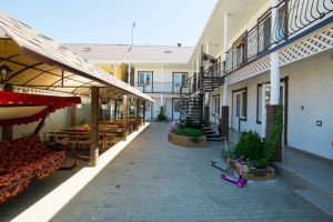 отели в саки